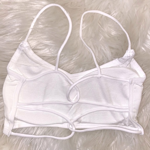 Cross back strappy sports bra - Picture 1 of 5